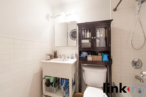 Sold by Link NY Realty | media 16