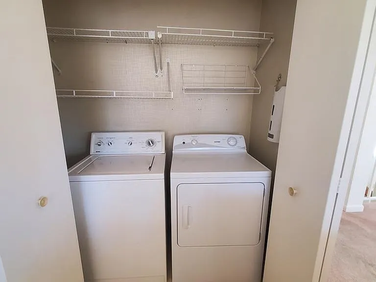 552 Observatory Dr — Photo 9
