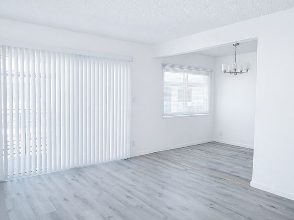 3rd image of 816 Larch St APT 6