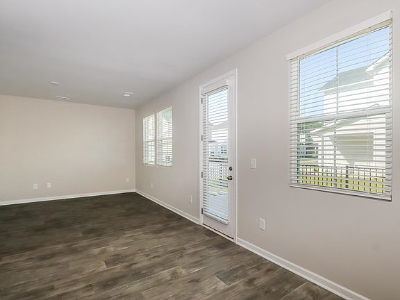 3rd image of 3970 Hibiscus Dr.