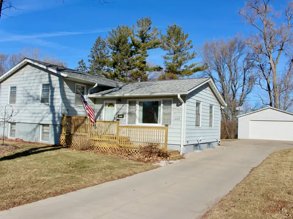 4209 Toronto St, Ames, IA 50014