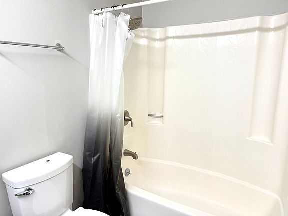 5th image of 10410 Lovell Center Dr APT 4