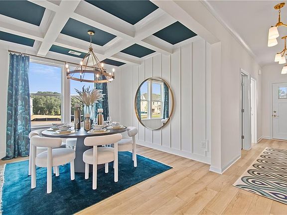 5th image of 200 Chiswick Loop