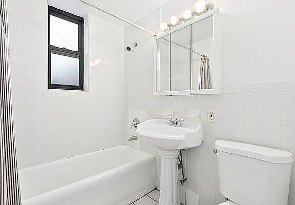 5th image of 110 W 69th St APT 9A