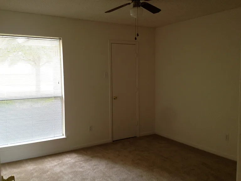 638 Park Place Dr — Photo 5