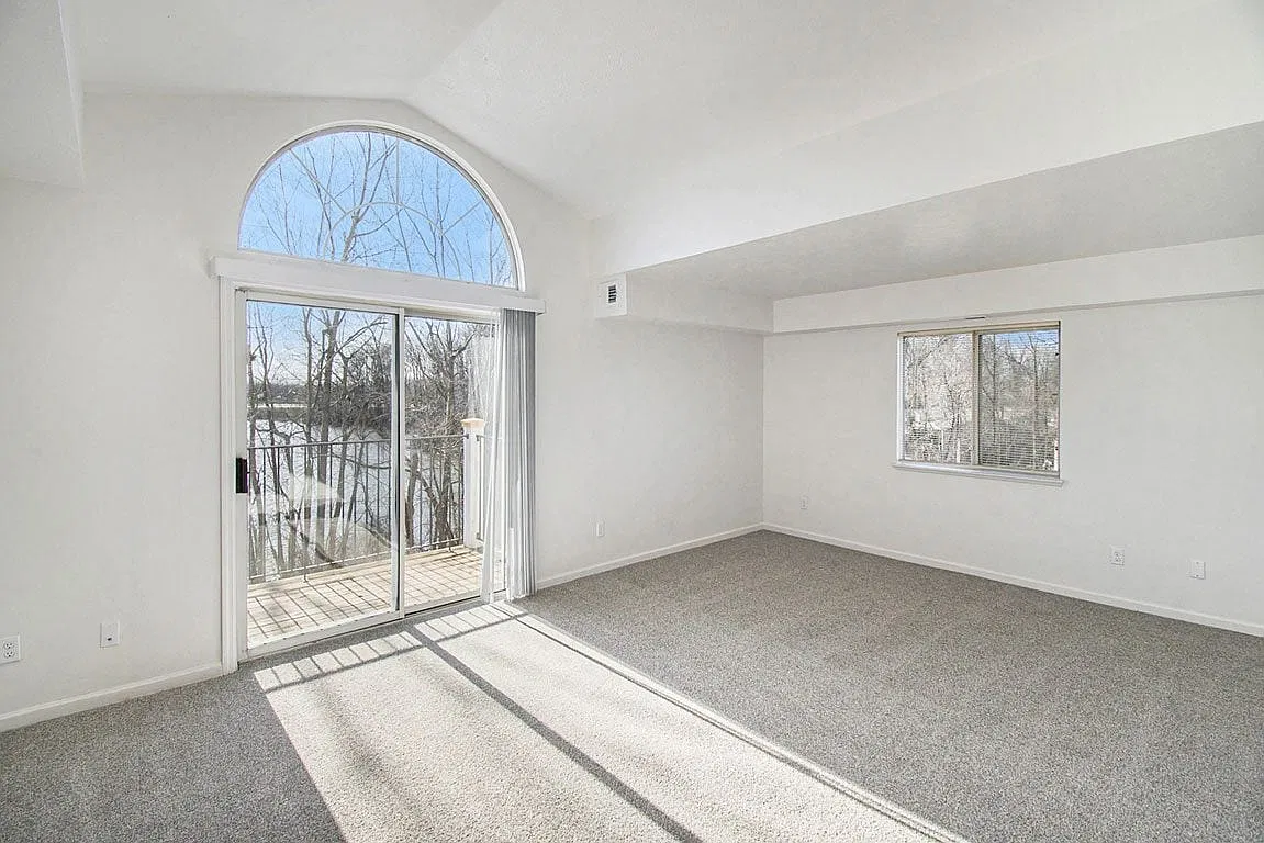 Tracy Creek Apartment Homes — Photo 4