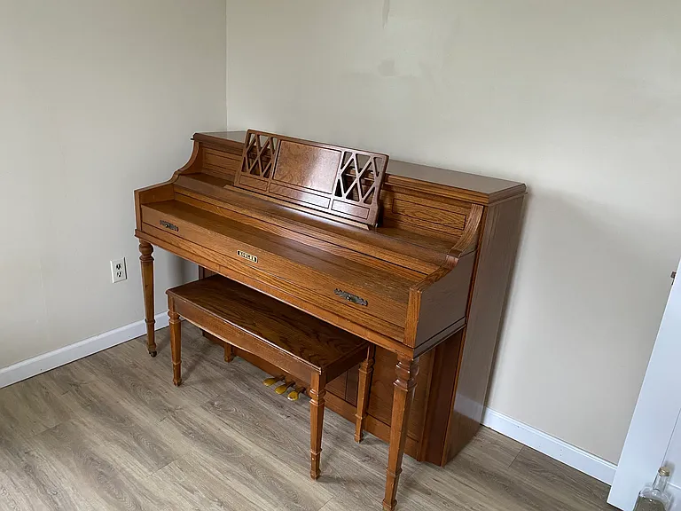 Bedroom 4 with Day Bed and Piano