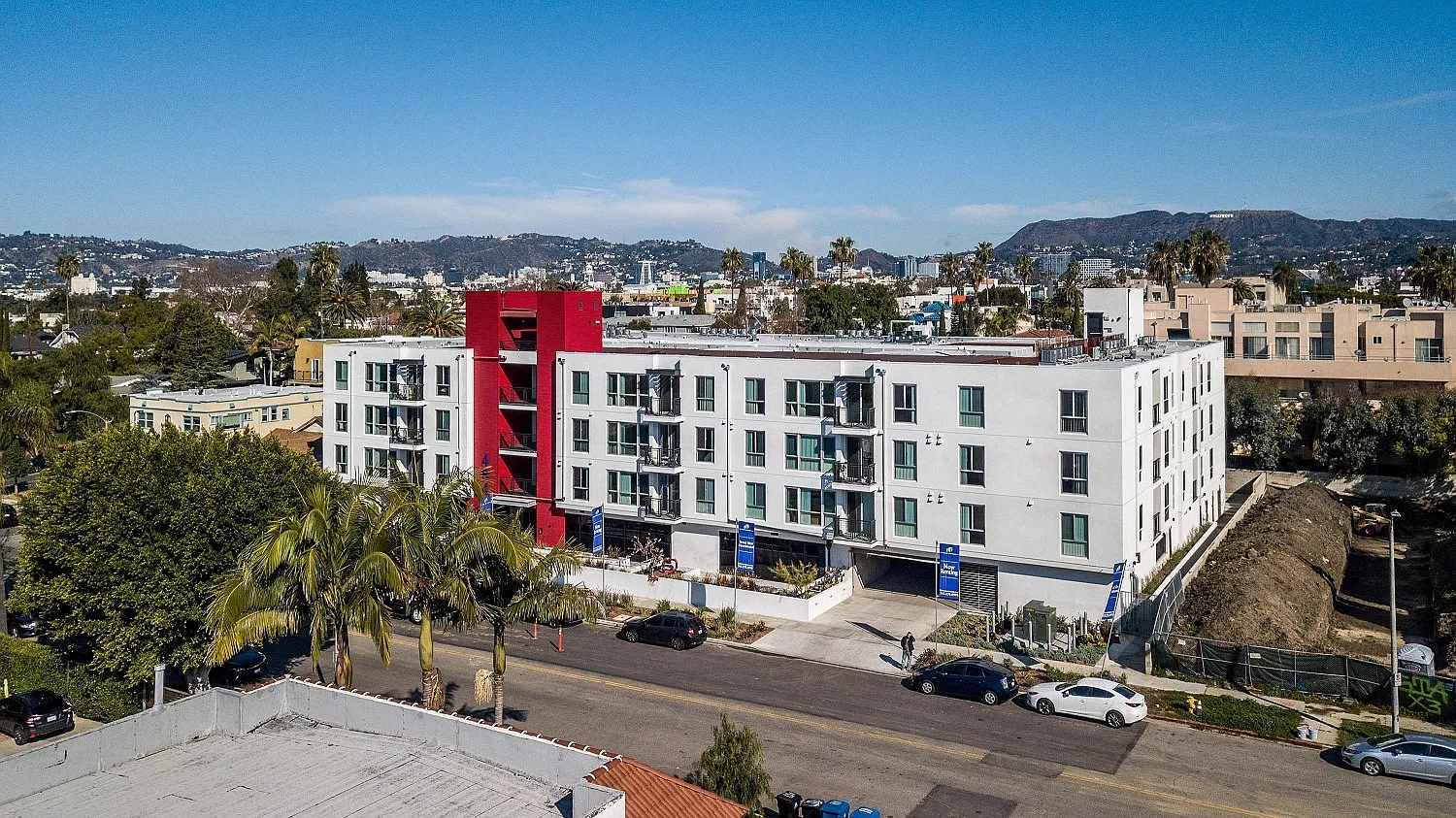 Lido Apartments - 4847 Oakwood — Photo 1