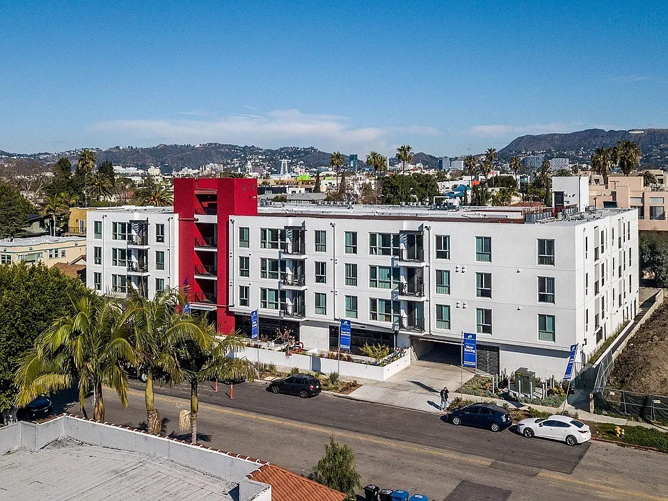 Lido Apartments - 4847 Oakwood