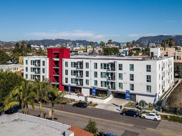 Lido Apartments - 4847 Oakwood