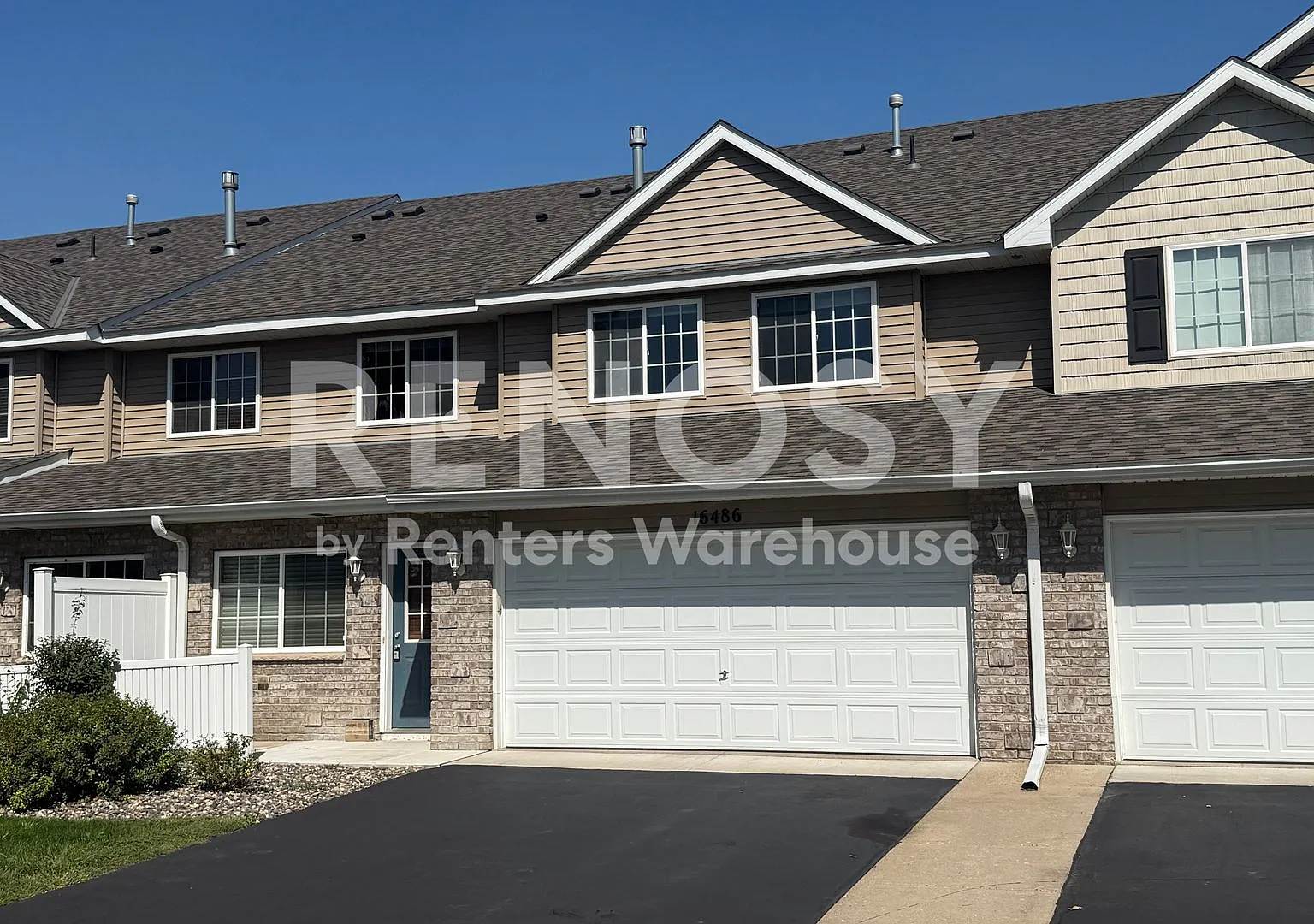 Updated Townhome Avail in Great Location! — Photo 2