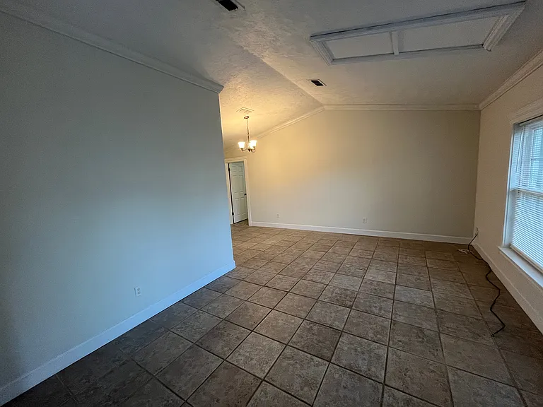 3222 Hammersmith Rd — Photo 2