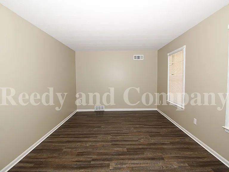 3235 Fox Chase Dr — Photo 7