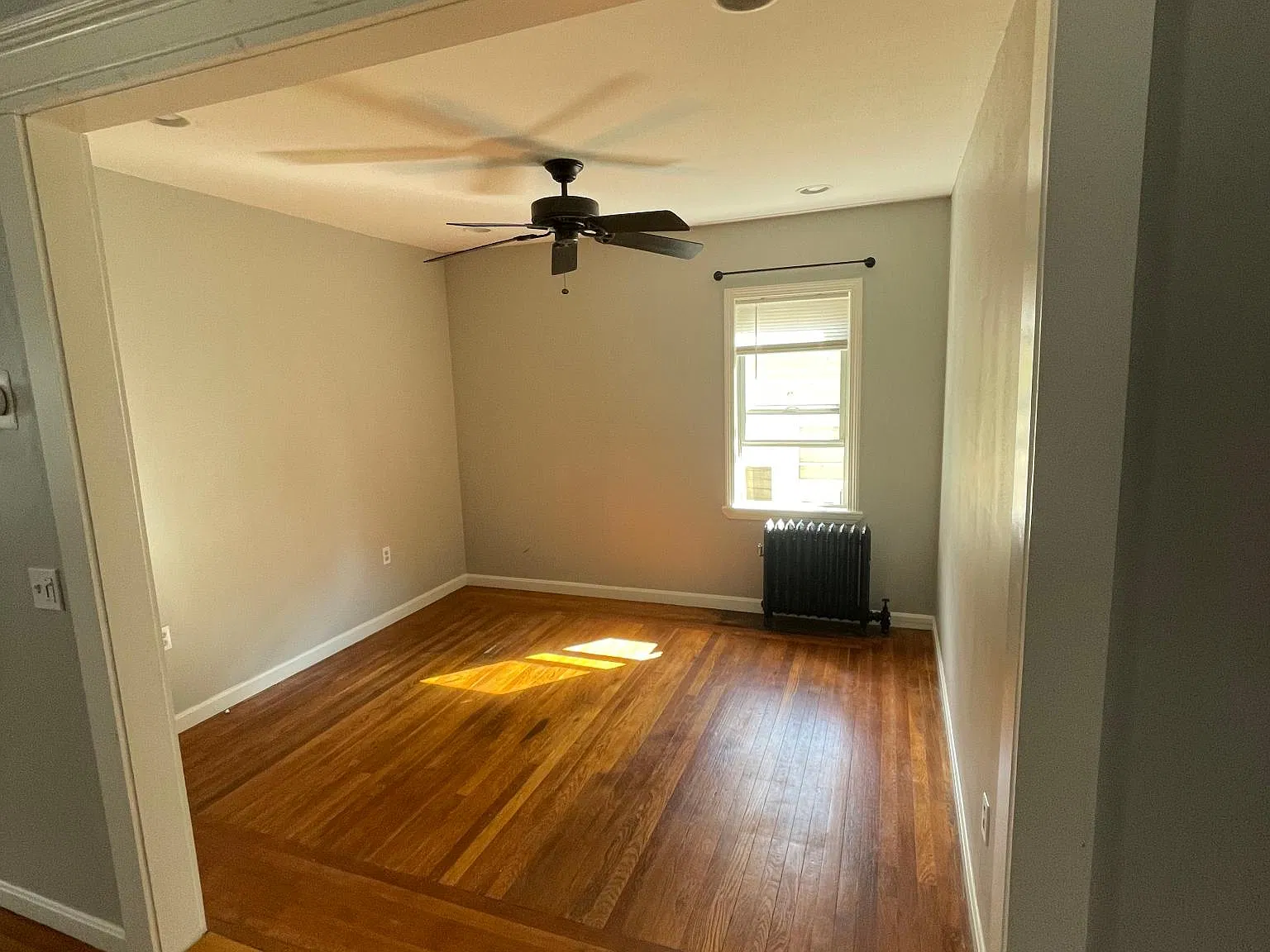 884 River Ave — Photo 4