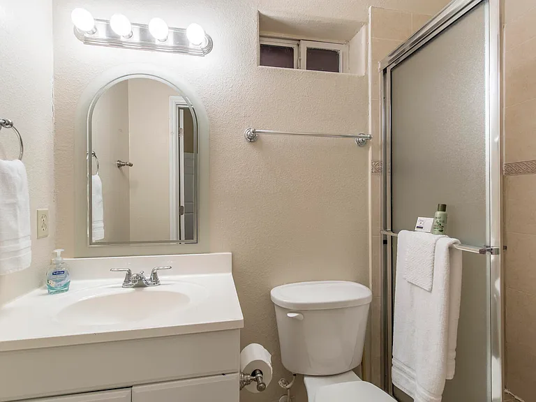 103 W Morningside Dr #3 — Photo 9