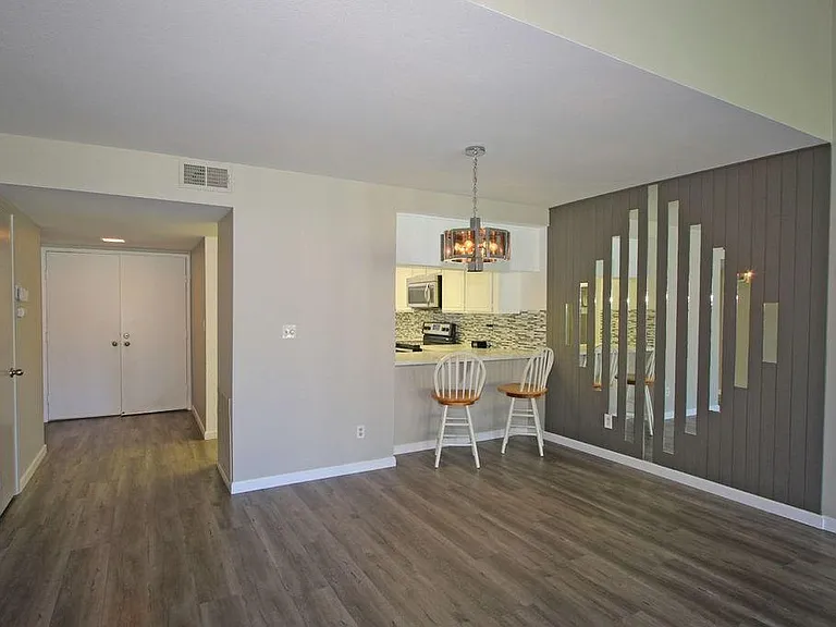 15 Marbella Dr #15 — Photo 3