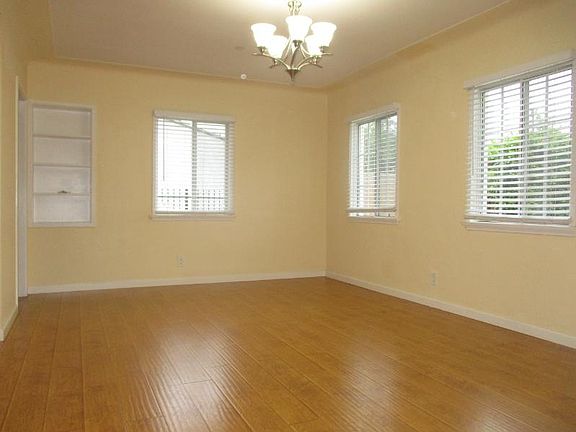 4th image of 5851 Denny Ave