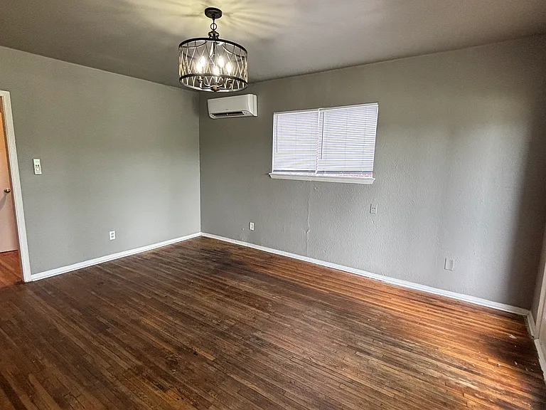 9 N College Ave #2 — Photo 5