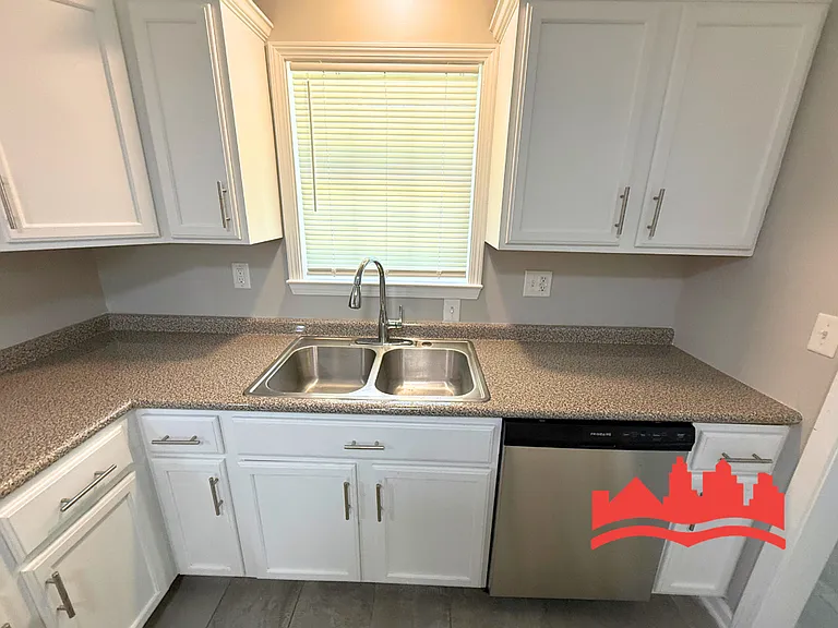 4960 Sherry Dr — Photo 8