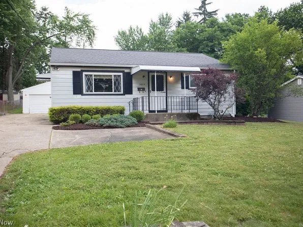 3894 Cannon Rd, Youngstown, OH 44515