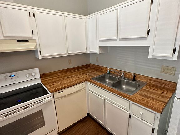 3rd image of 218 White Dr APT B