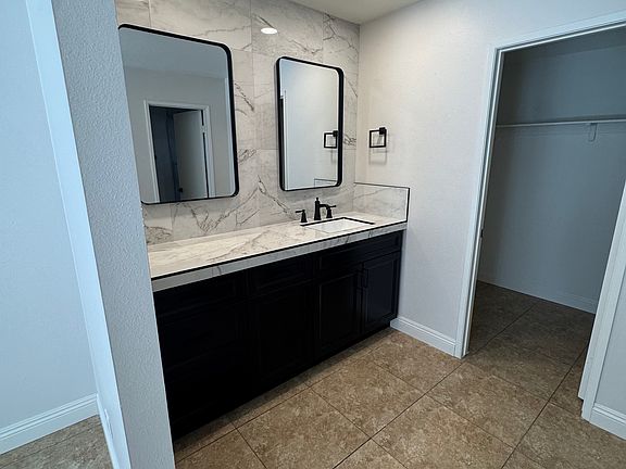 4th image of 38976 Paseo De Oro