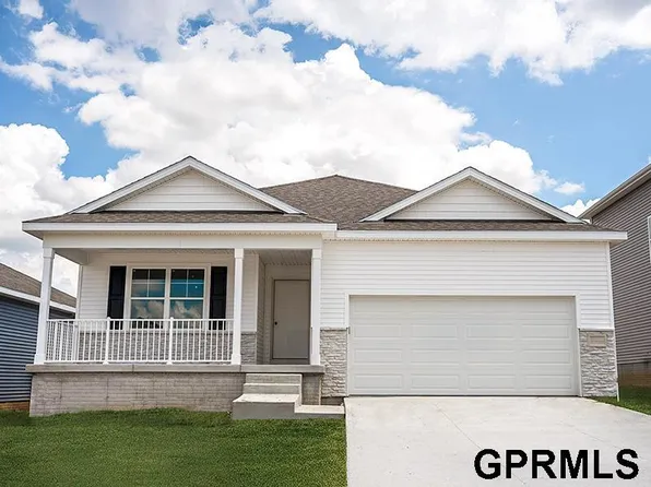 11956 114th Ave, Papillion, NE 68046