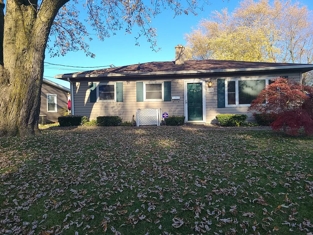 898 Daffodil Dr photo 1