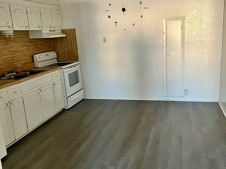 414 E Avenue A #203 — Photo 11