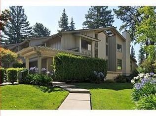 620 Sand Hill Cir, Menlo Park, CA 94025