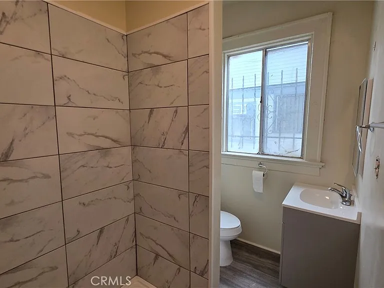 1021 W 25th St #6 — Photo 23