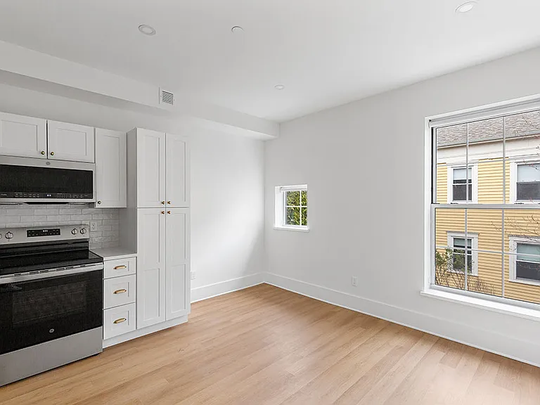 31 Hope St #204 — Photo 7