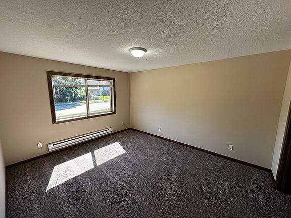 5th image of 1009 3rd Ave NE #206