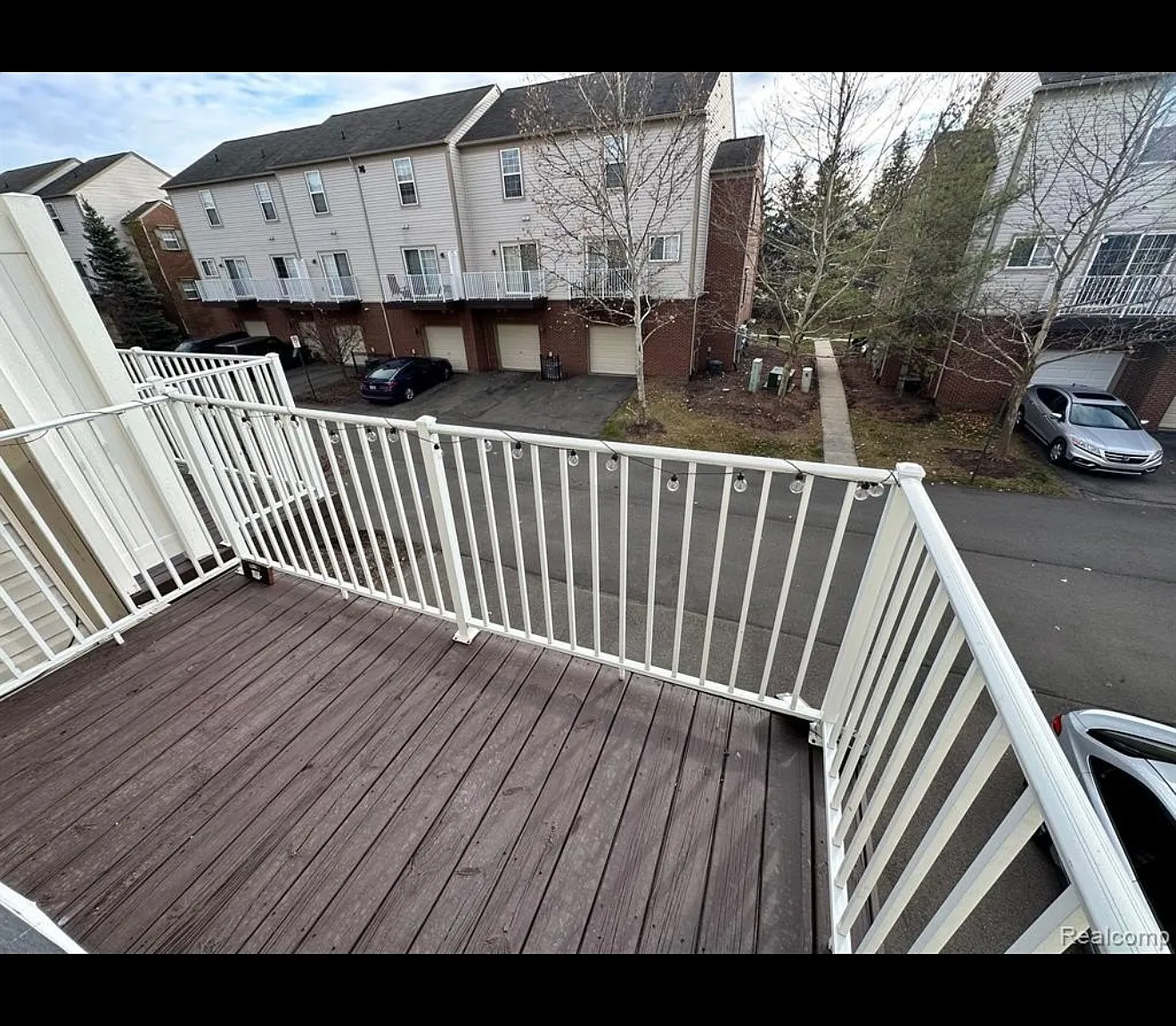 2 bed, 1.5 bath, 1051 sqft, $1,875 — Photo 3