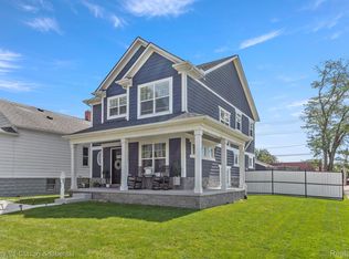 1267 Sycamore St, Wyandotte, MI 48192
