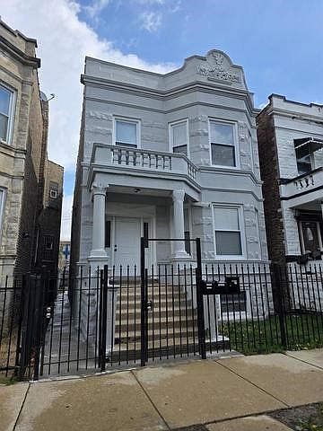 1st image of 539 N Trumbull Ave