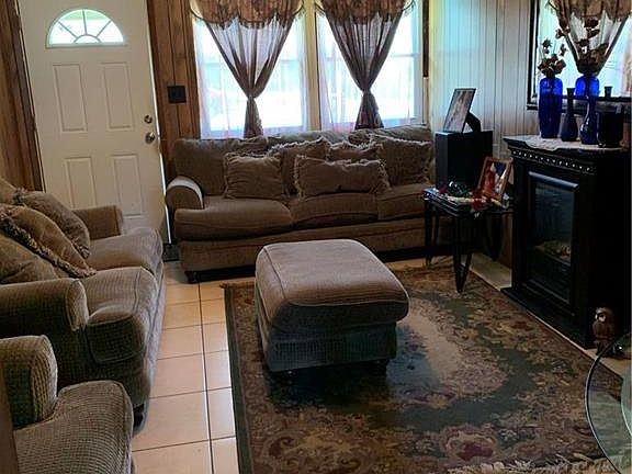 2nd image of 5141 Melody Ln