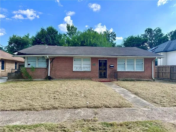 1318 Seville Dr, New Orleans, LA 70122