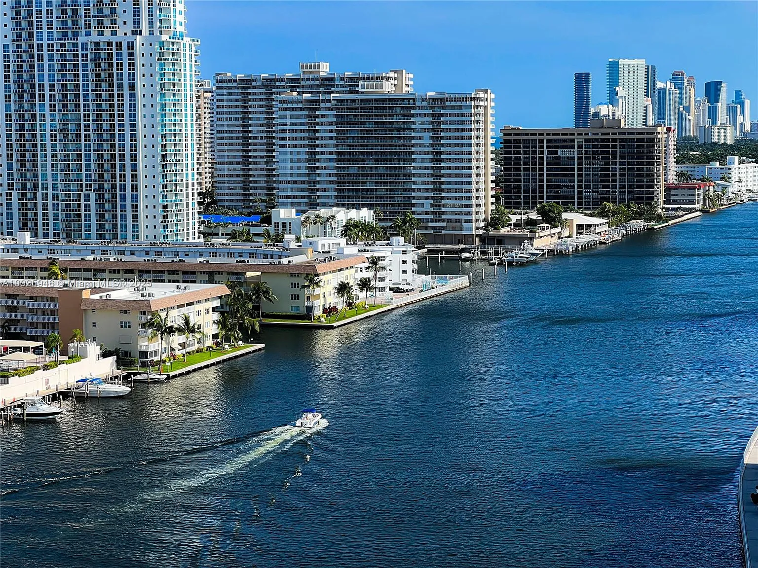 Beachwalk Condominium — Photo 4
