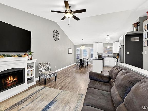 5th image of 2503 Waterfront Ct