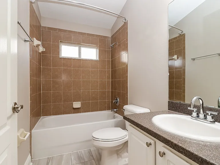 10124 Coldwater Loop — Photo 15