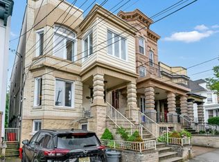 123 Shippen St, Weehawken, NJ 07086