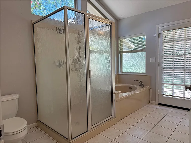 6015 Los Robles Dr #A — Photo 12