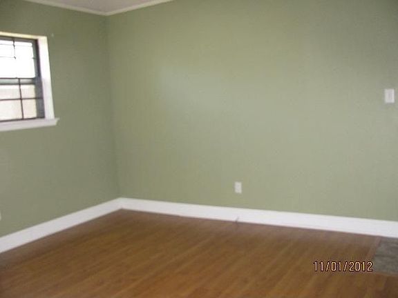 3rd image of 4406 Pinemont Dr