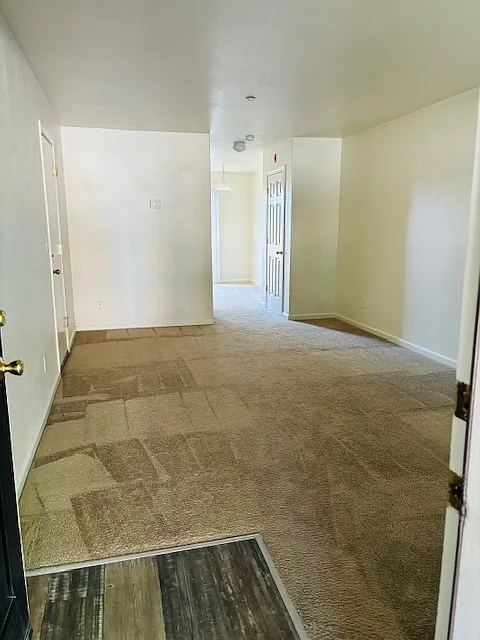 3 bed, 2.5 bath, 1355 sqft, $1,795 — Photo 3