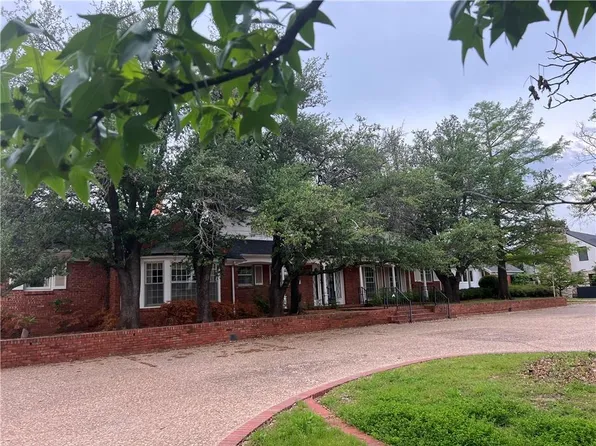 6612 N Pennsylvania Ave, Nichols Hills, OK 73116