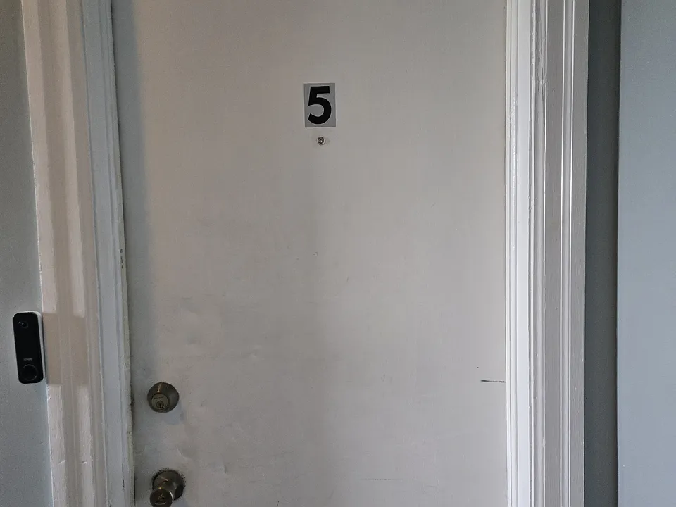 501 W King St #5