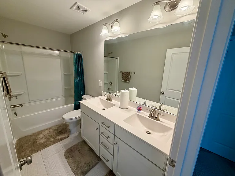 Second Floor - Full Bathroom