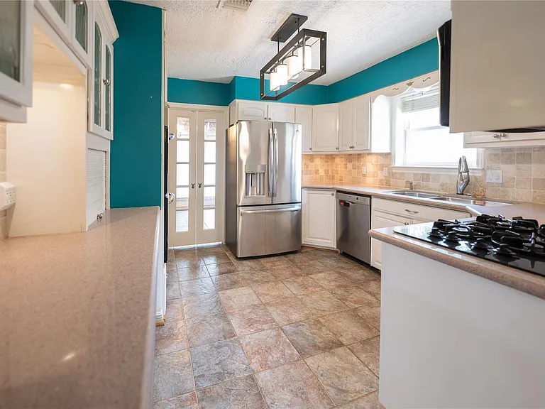 7546 Maple Tree Dr — Photo 13