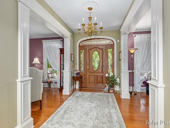 5th image of 1645 Watermark Dr SE